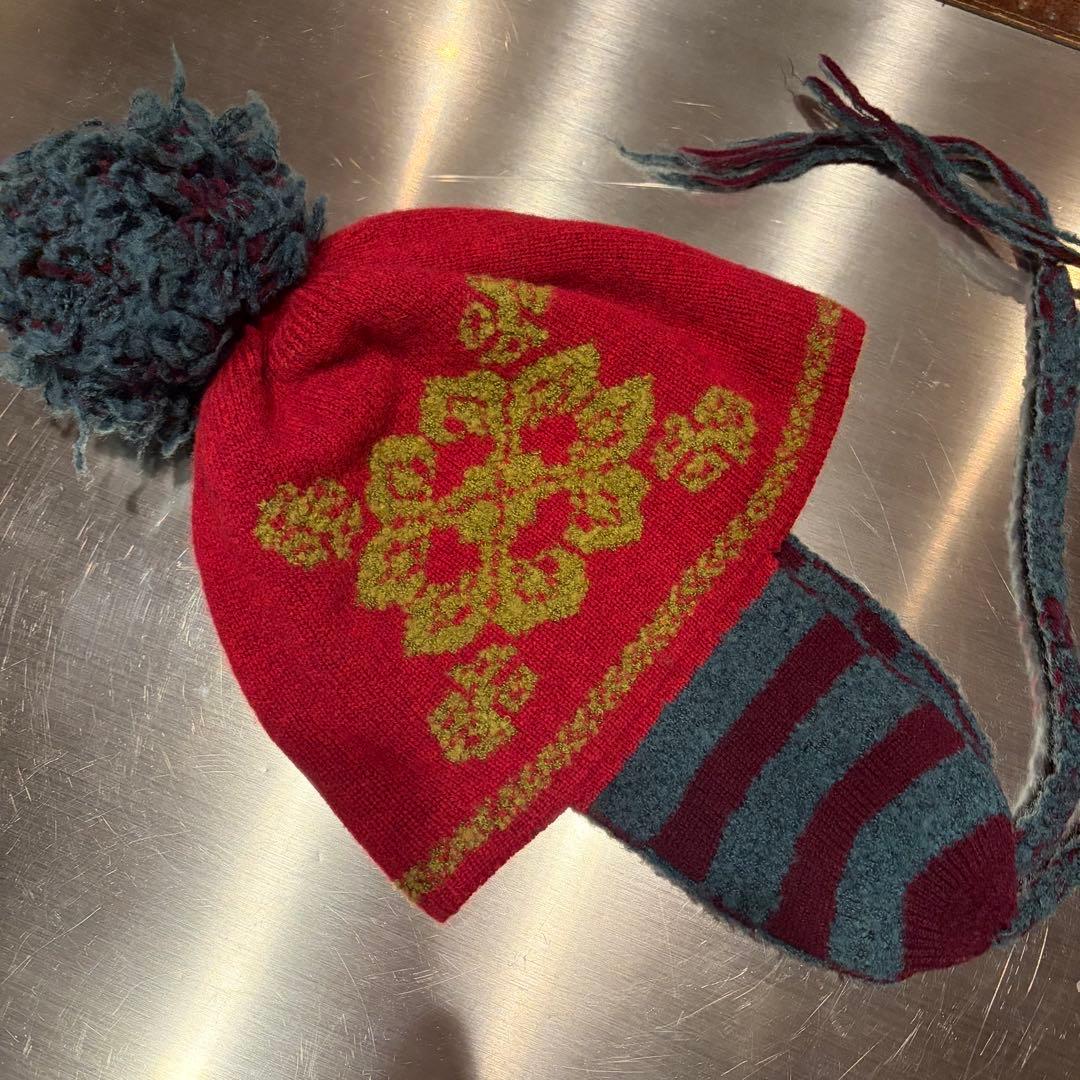 ヴィヴィアンウエストウッド ポンポン付きニット帽