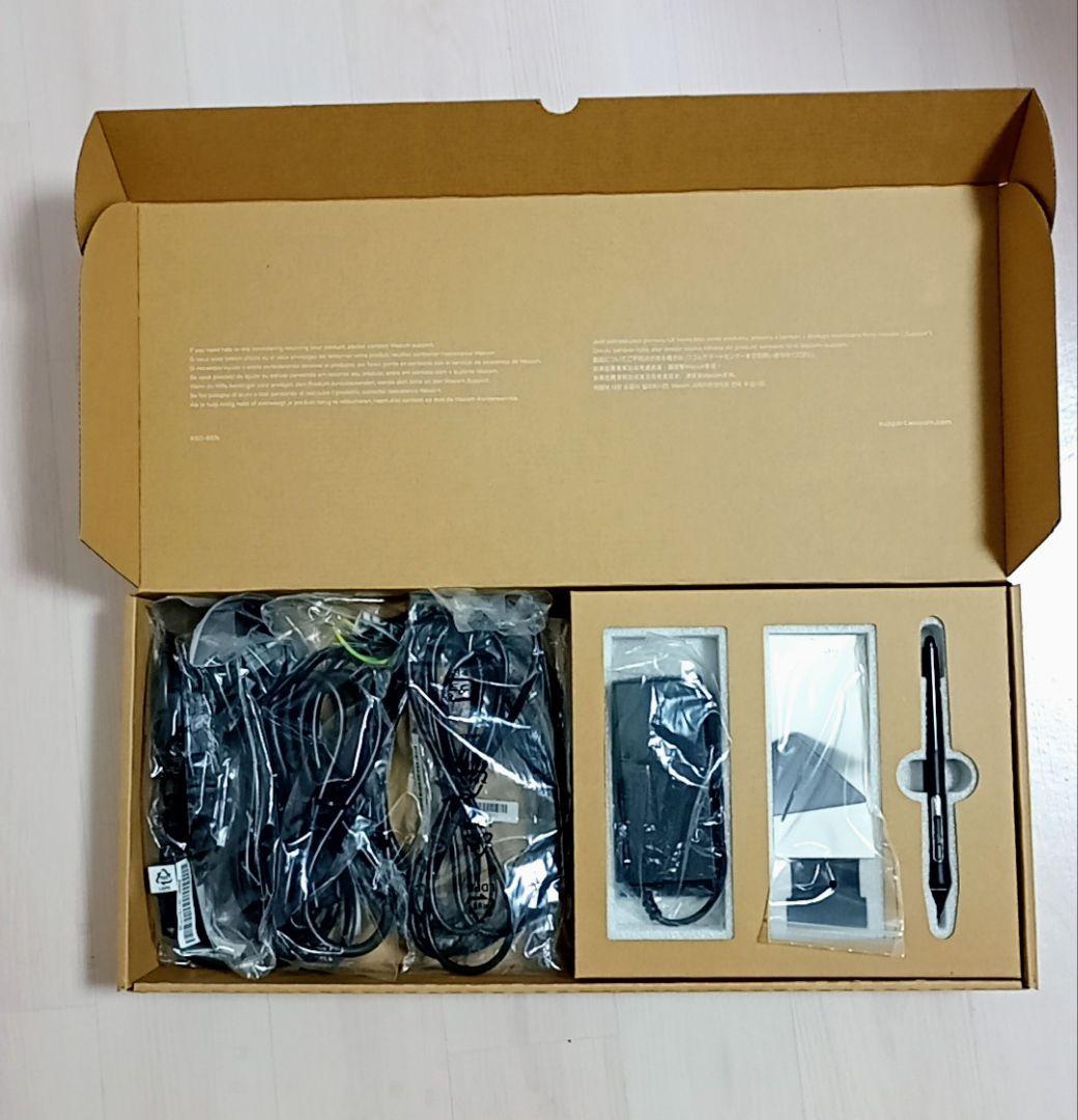 Wacom 液タブ Cintiq 22 （Pro Pen 2付)箱付き