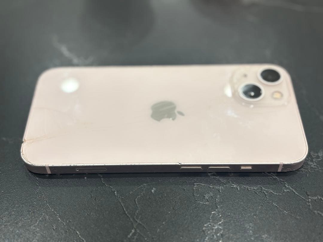 Apple iPhone 13 ピンク 128GB 本体　背面ひび割れ