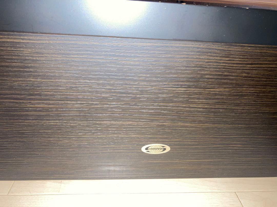 【かまぼこ】①シモンズ　フレーム＋マットレス　シングル1台（写真左側1台）