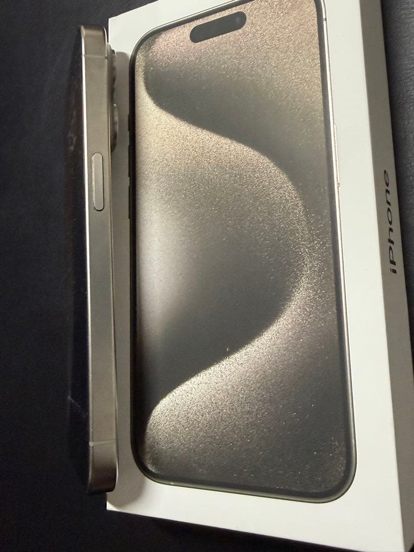 Apple iPhone 15 pro ナチュラルチタニウム