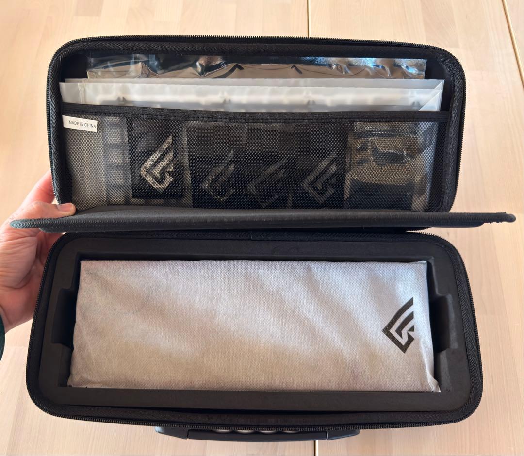 Geonworks Glare 65 Barebone Kit 自作キーボード