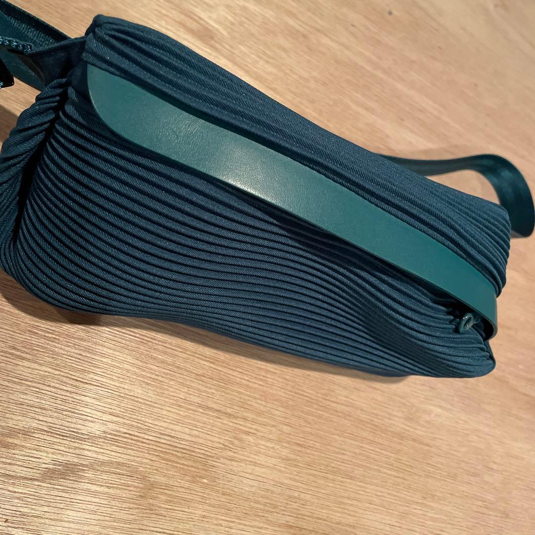 PLEATS PLEATS バック