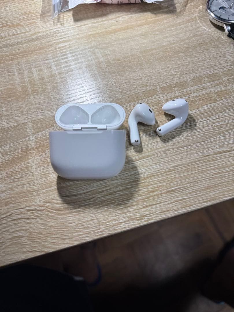 Apple AirPods 4 本体 ホワイト 元箱付き