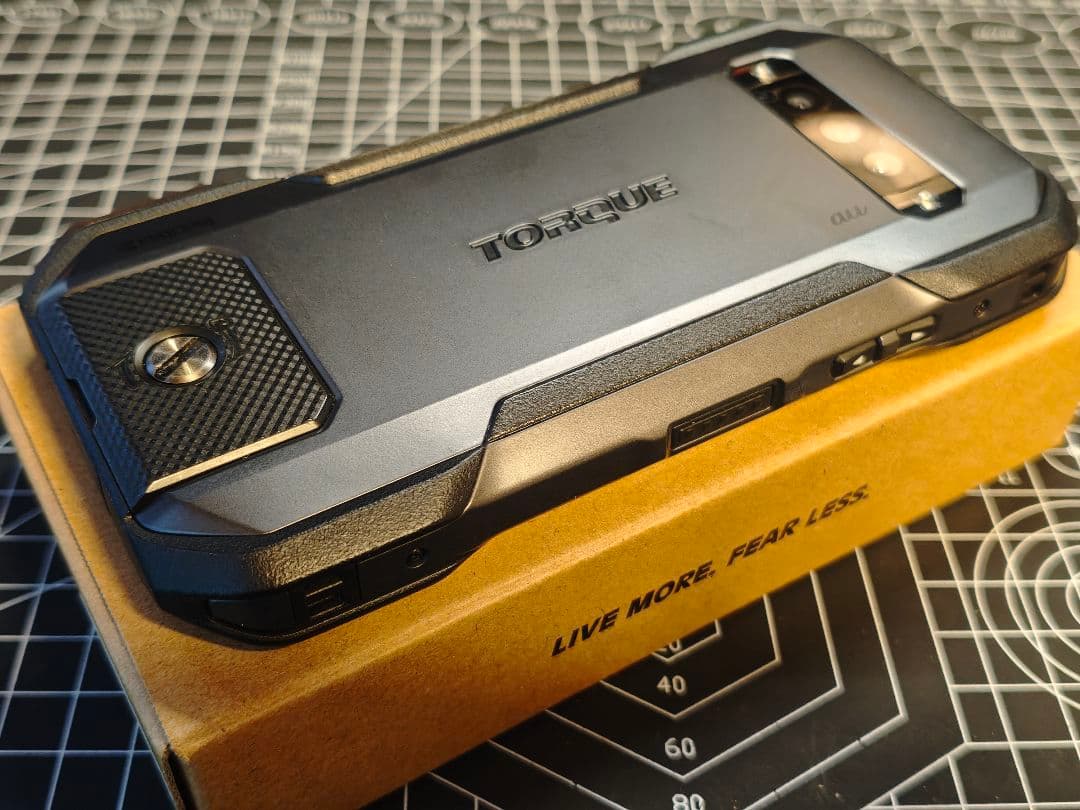 【割安】TORQUE G06 AU SIMフリー ブラック【電池新品】