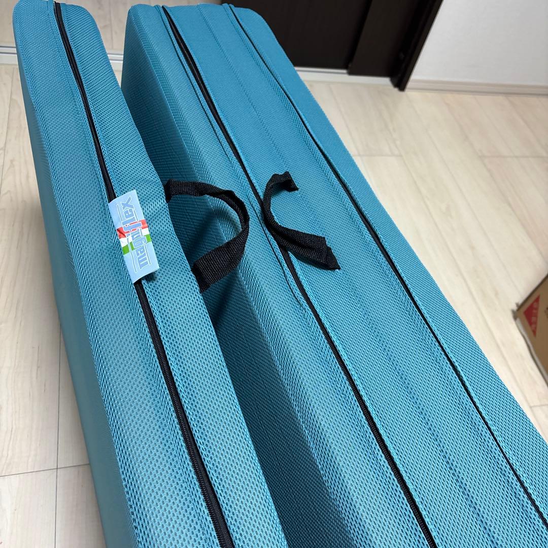 マニフレックスメッシュ.ウィング日本用3つ折り高反発シングルマットレスです。