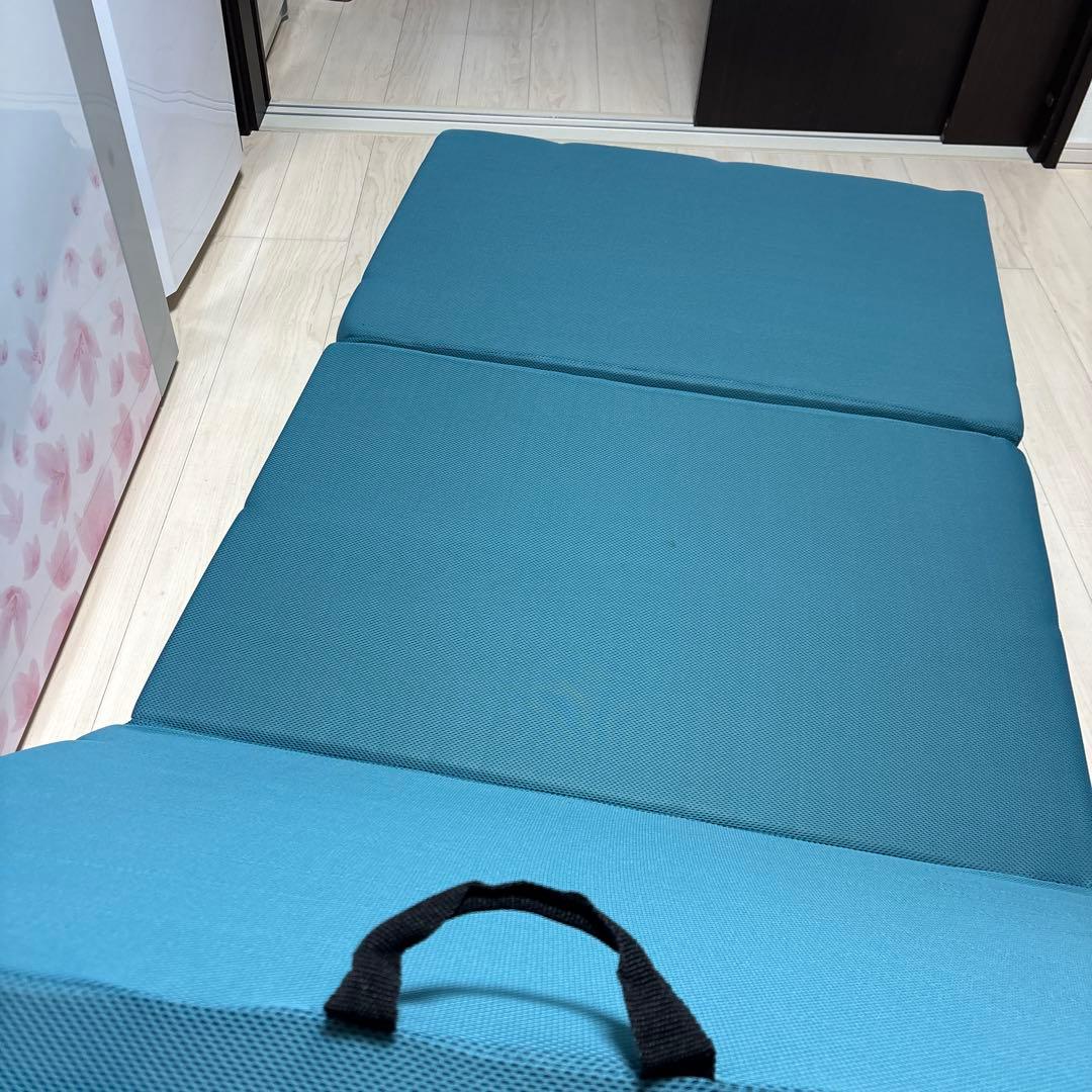 マニフレックスメッシュ.ウィング日本用3つ折り高反発シングルマットレスです。