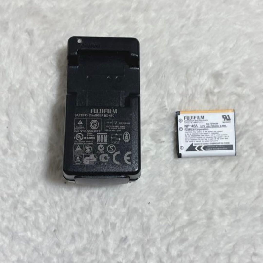 【美品】FUJIFILM FinePix Z2000EXR WIFI搭載　カメラ