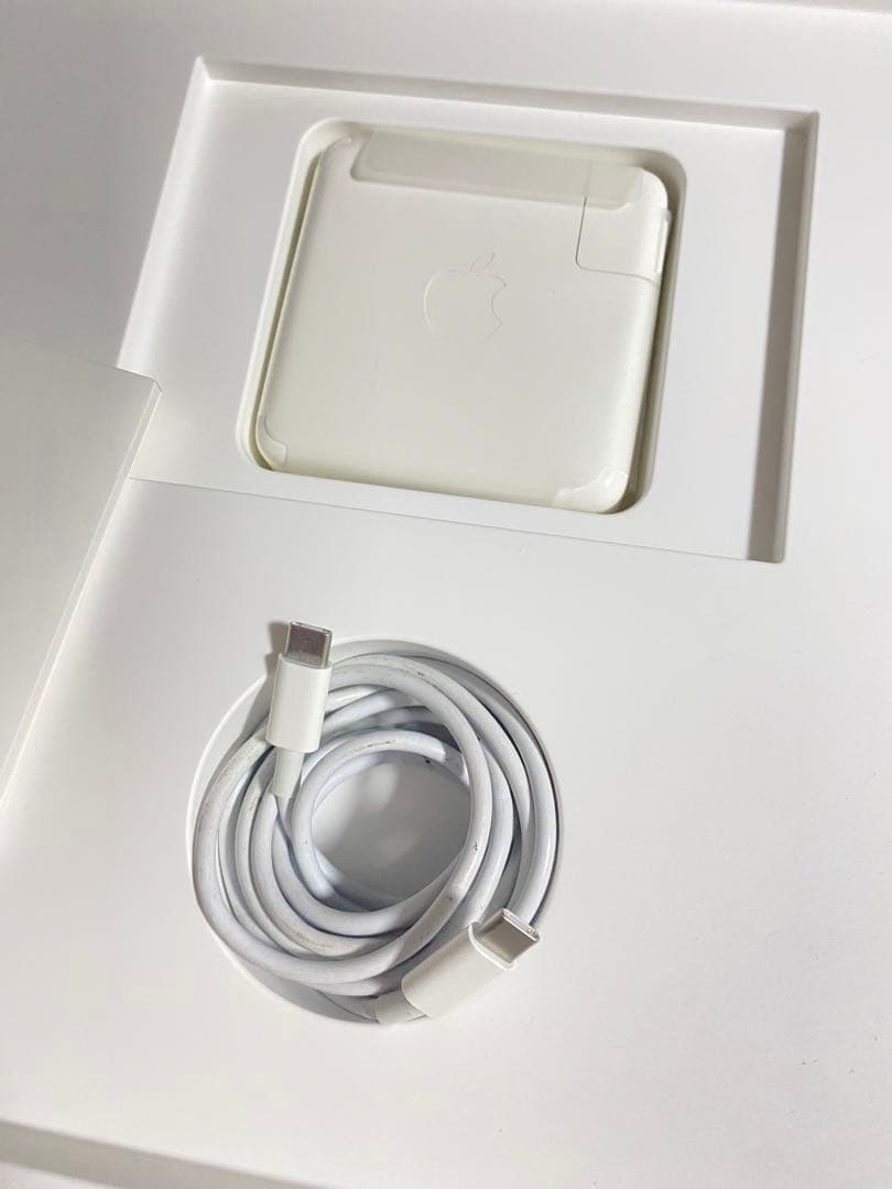 美品⭐︎Apple⭐︎充放電8回MacBookPro15 i7/16GB/512GB