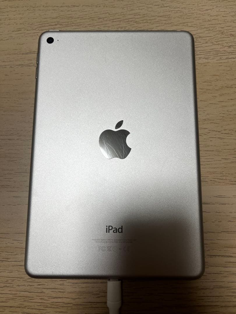 Apple iPad mini 4 シルバー