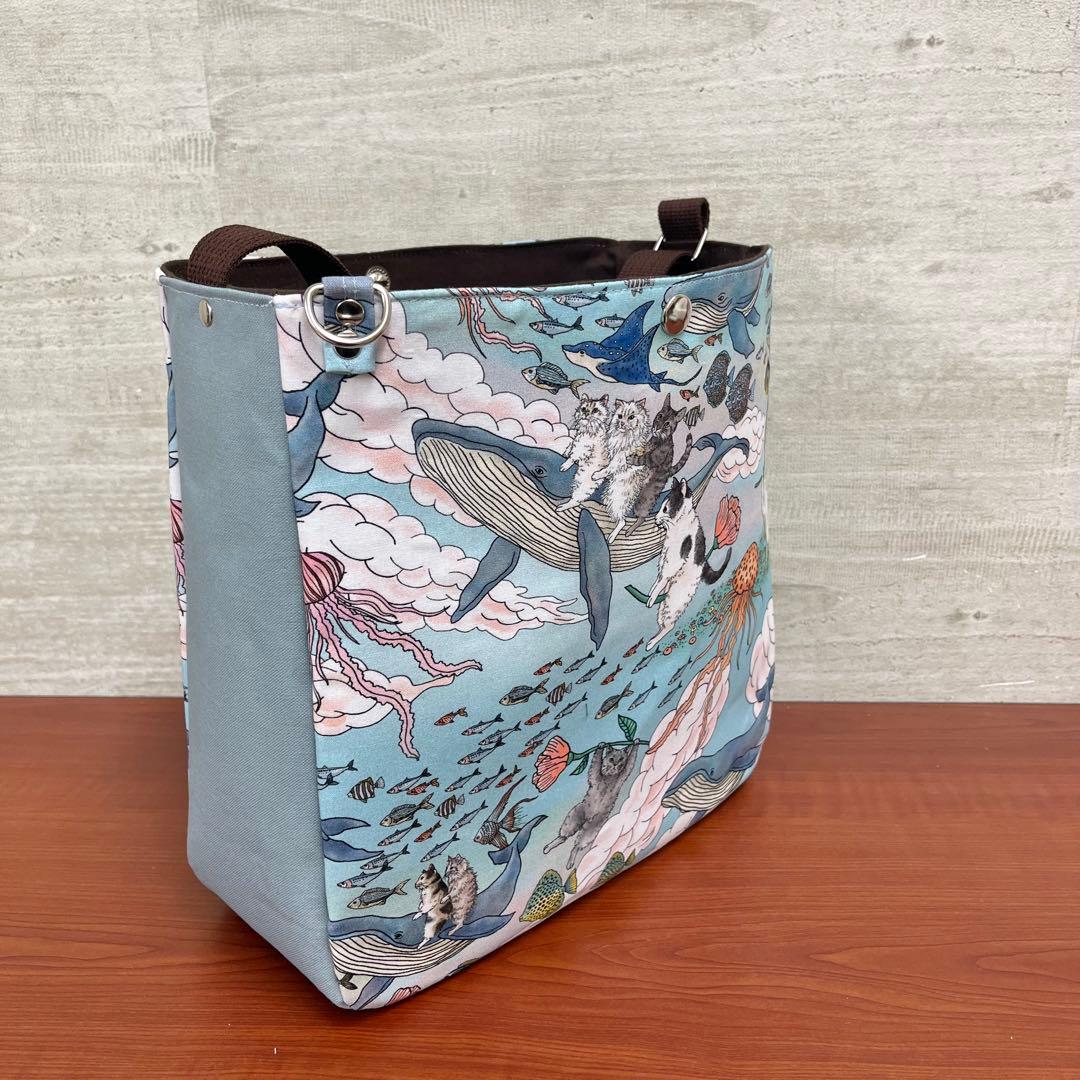 おとぎの国の猫と仲間たちハンドメイド　ショルダーバック＆18㎝ポーチセット