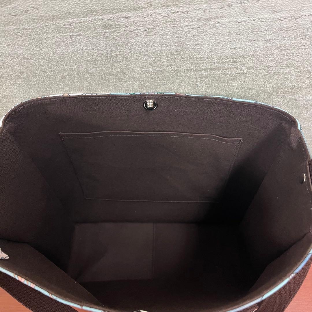 おとぎの国の猫と仲間たちハンドメイド　ショルダーバック＆18㎝ポーチセット