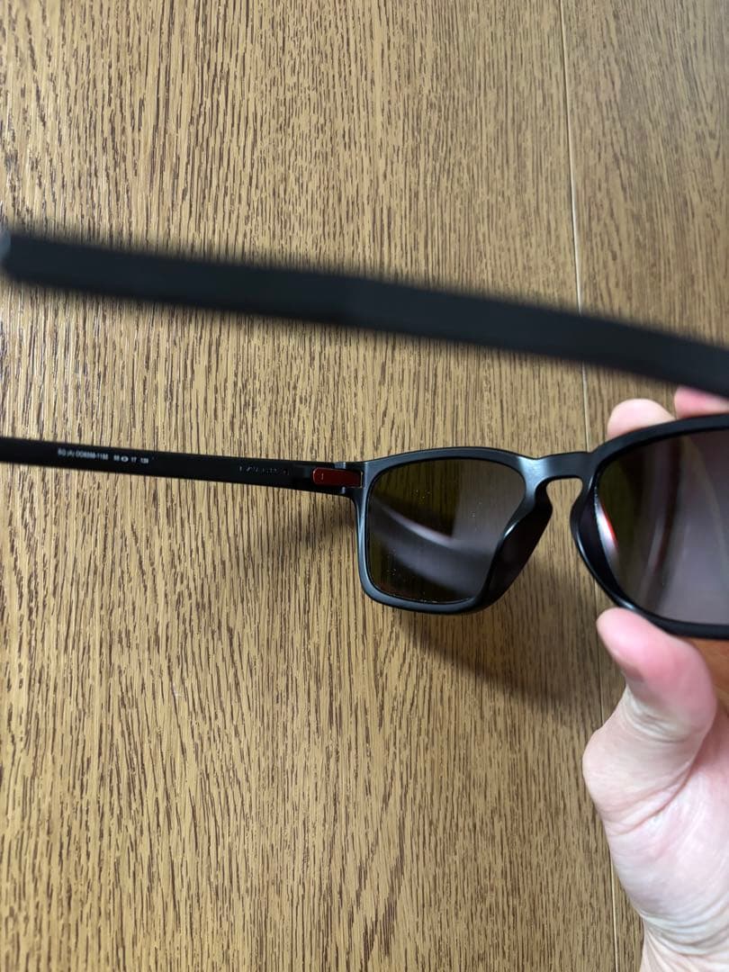 オークリー　latch ブラック サングラス　プリズム