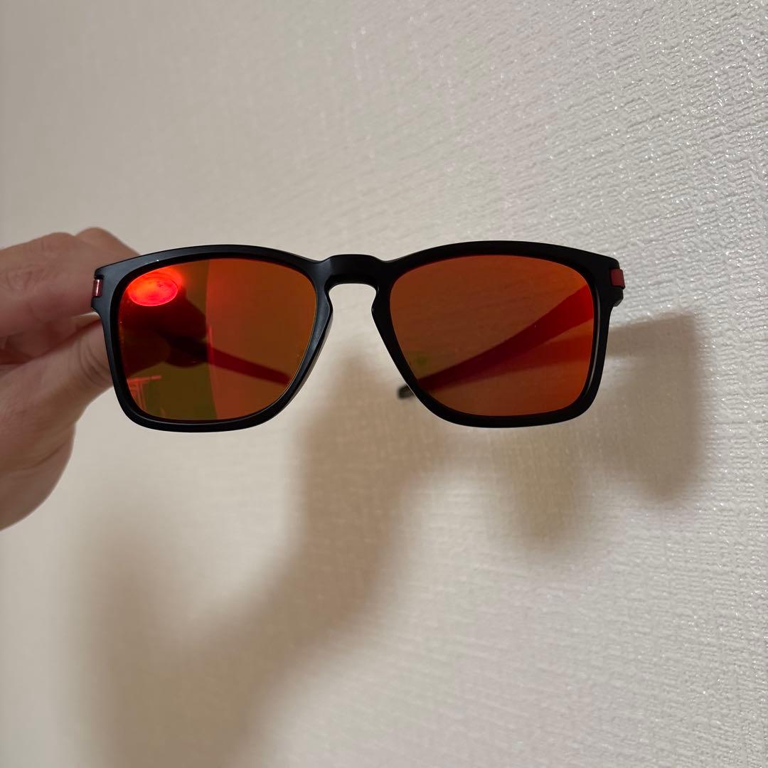 オークリー　latch ブラック サングラス　プリズム