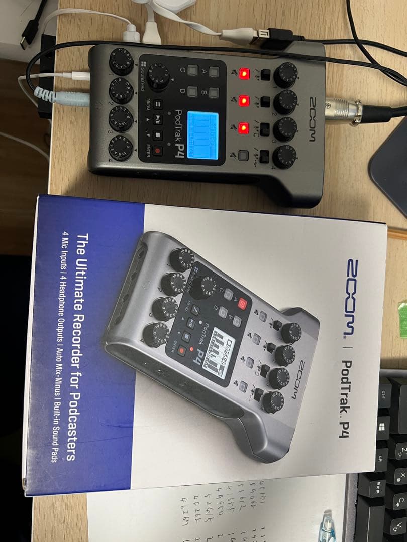 Zoom PodTrak P4 オーディオレコーダー