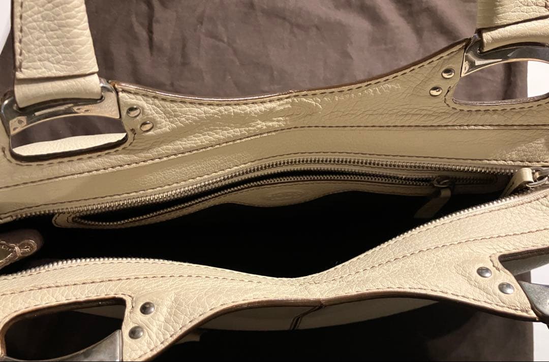 アイボリー レザー ハンドバッグ