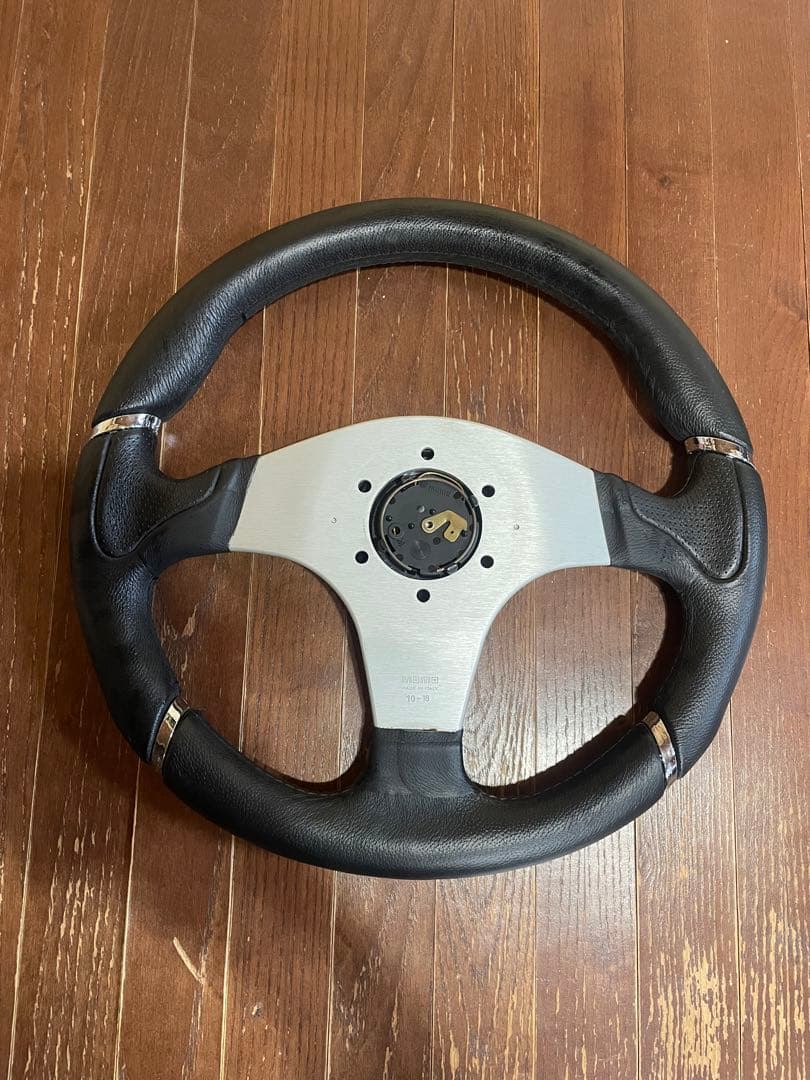 MOMO ステアリングミレニアムM-51 35φ