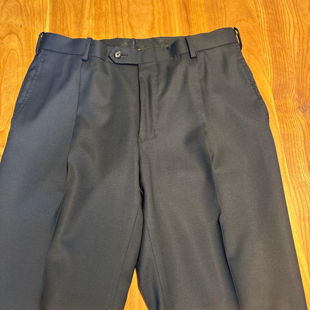 マッキントッシュ ロンドン 濃紺スーツ