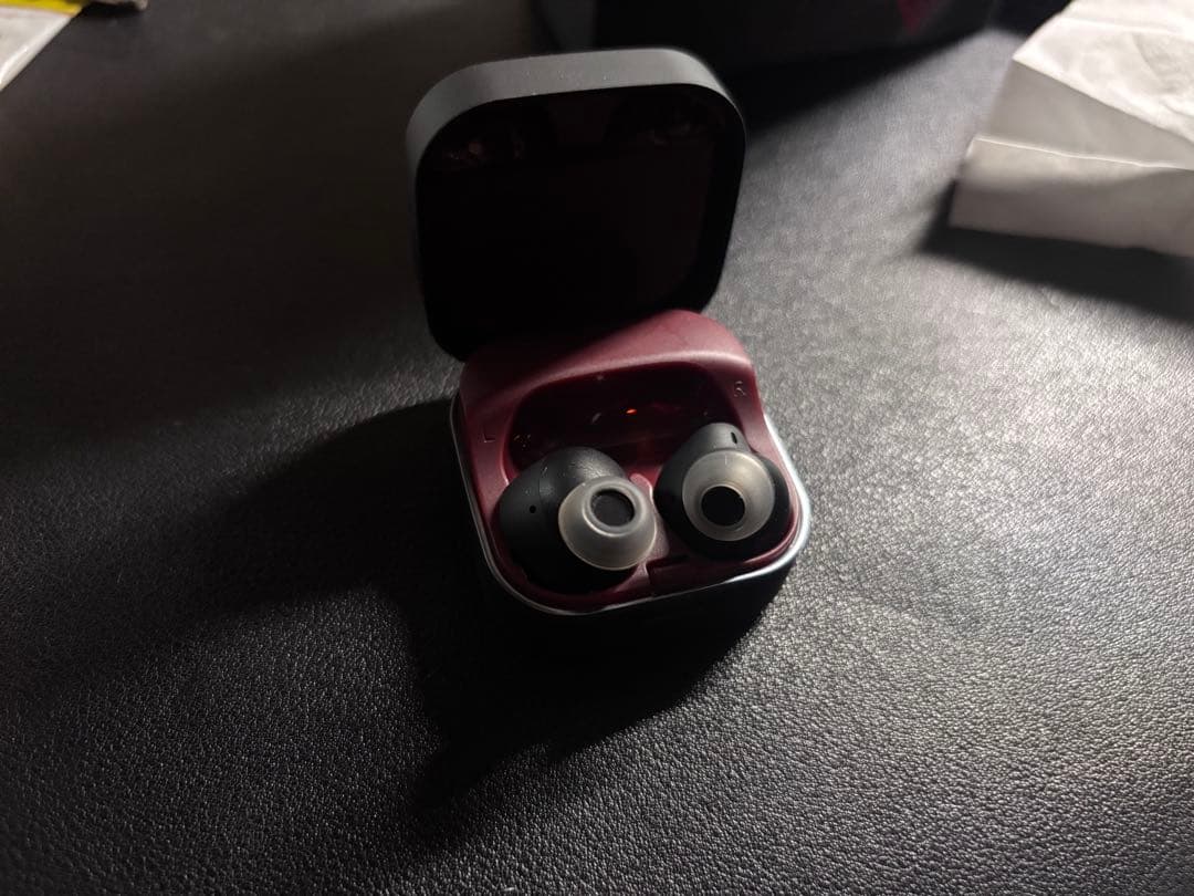 ローレン・イロアス　ワイヤレスイヤホン