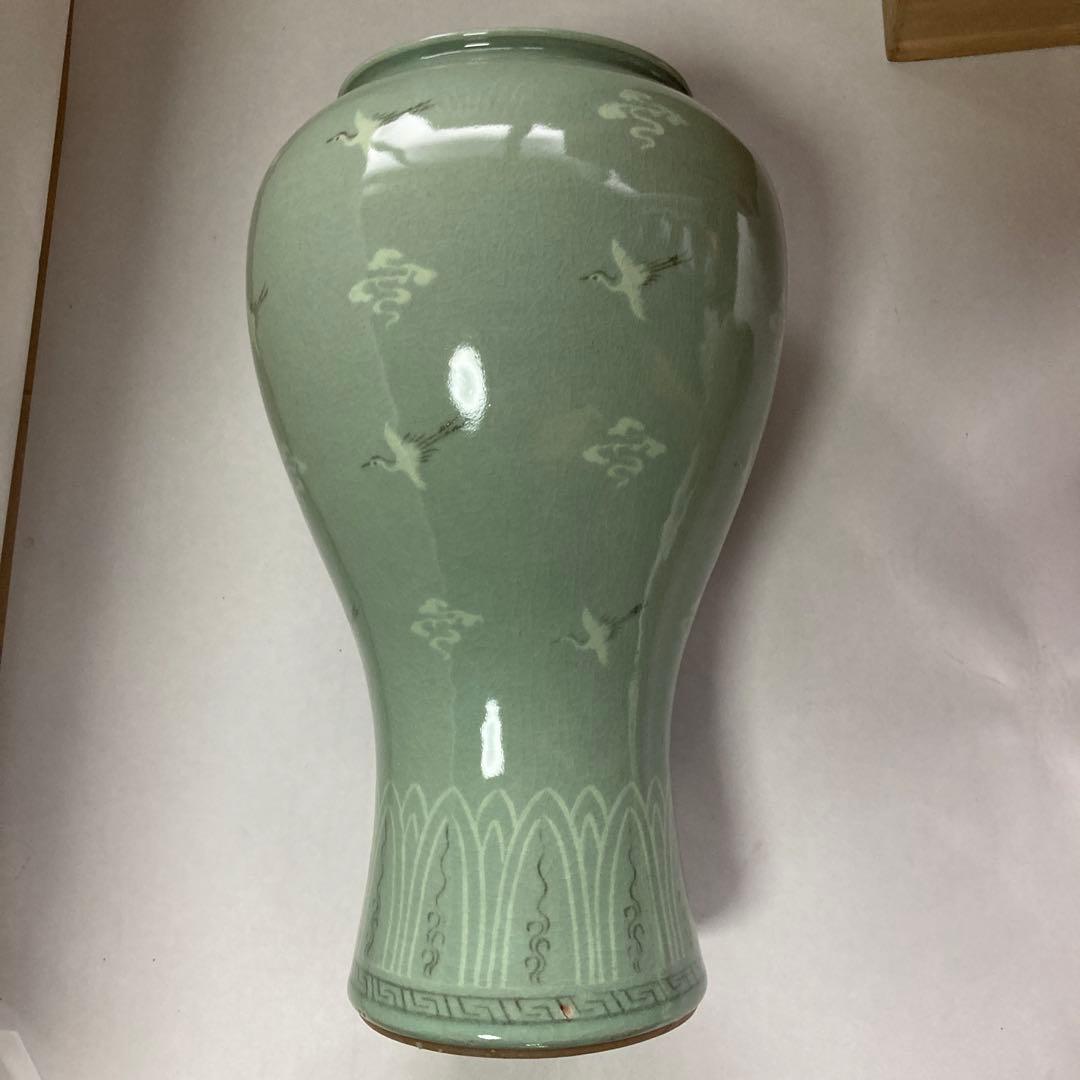 高麗青磁　人間国宝　柳 海剛　韓国人間文化財 象嵌彫文 た壺