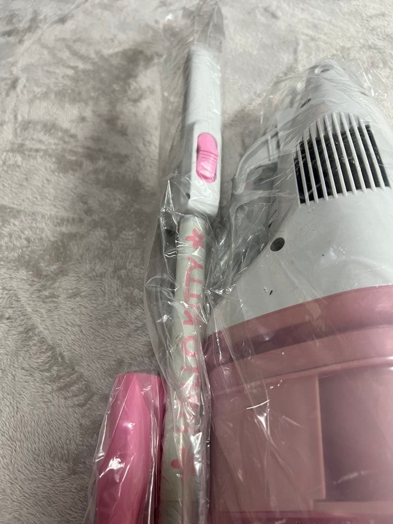 希少レア　ハローキティ スティック型クリーナー TC-4228 未使用品。箱無し
