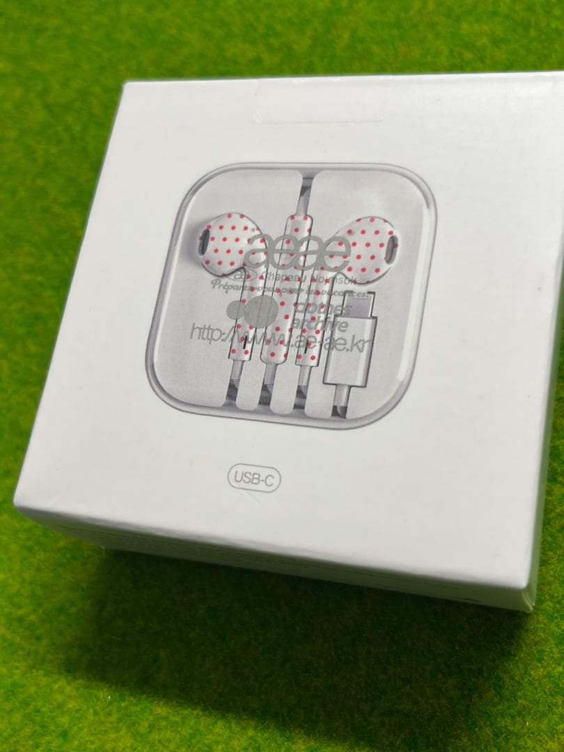 【日本未発売韓国限定】aeae有線イヤホンドット柄 ホワイト/レッド USB-C
