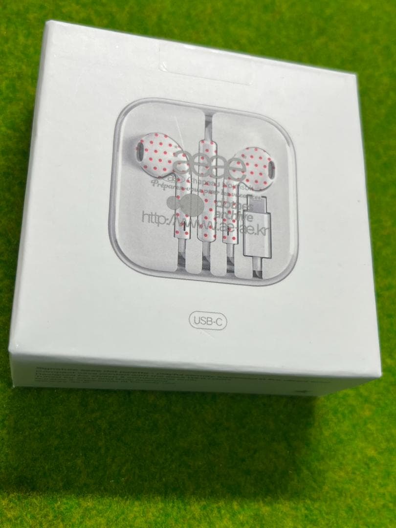 【日本未発売韓国限定】aeae有線イヤホンドット柄 ホワイト/レッド USB-C