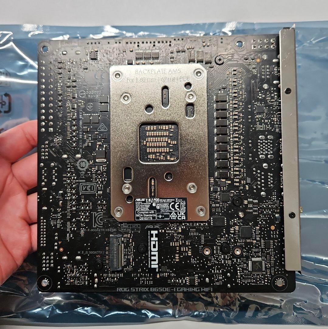 新品　ASUS ROG STRIX B650E-I GAMING WIFI