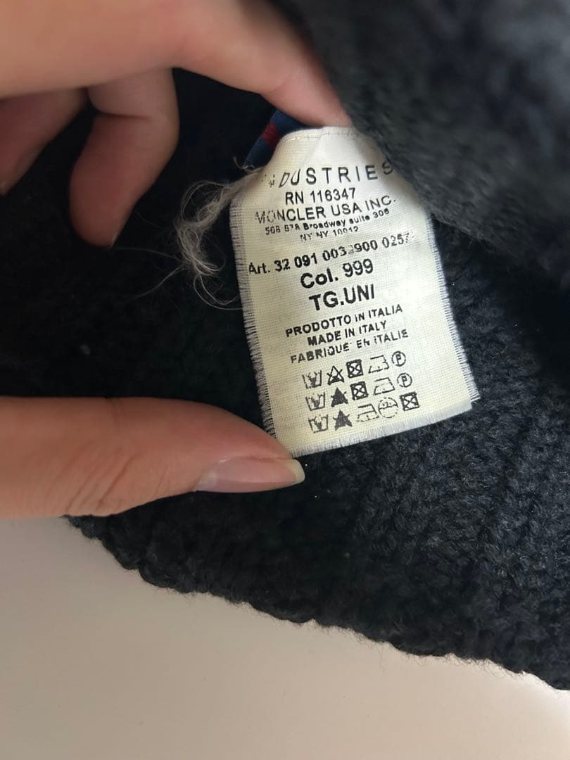 MONCLER ダークグレー ニット帽