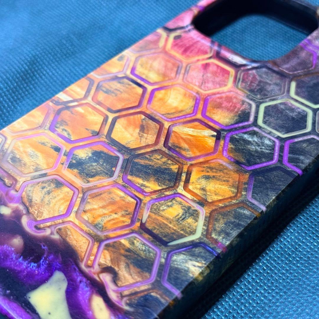 Carved iPhone 16 Pro Max スタビライズドウッド ケース