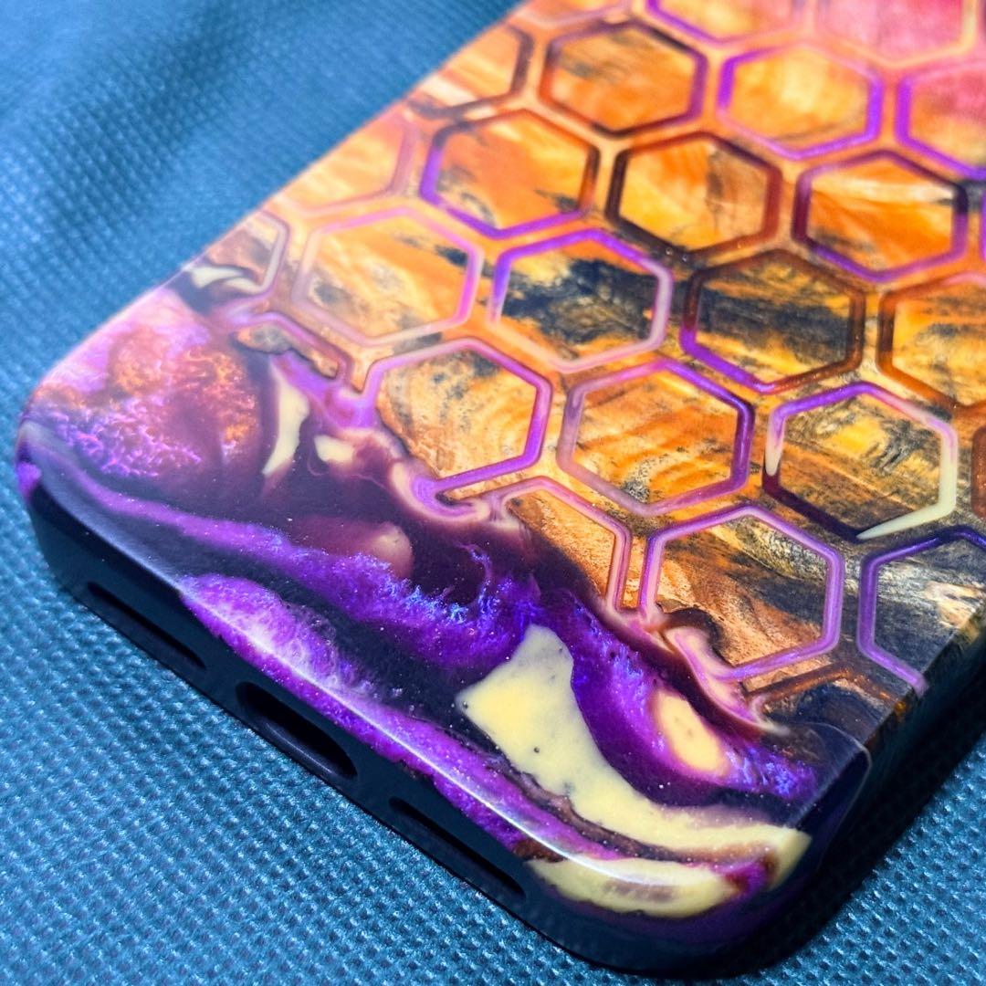 Carved iPhone 16 Pro Max スタビライズドウッド ケース