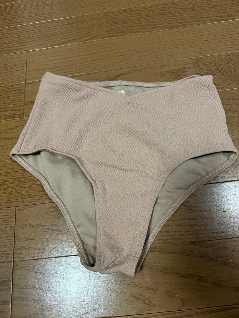 eimy istoire オフィショル水着