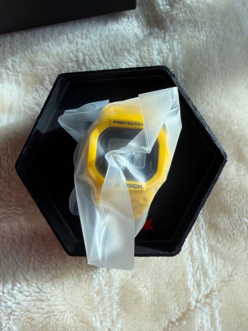 CASIO G-SHOCK nano DWN-5600-9JR イエロー黄色