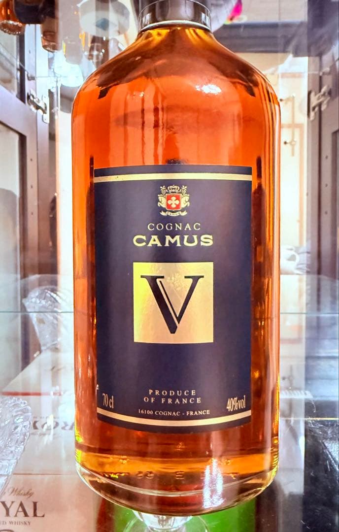 Camus V コニャック 700ml 40%.