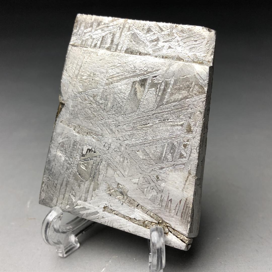 h*ン様 隕石 鉄隕石　アルタイ隕石　ナチュラル　原石　重さ約95ｇ