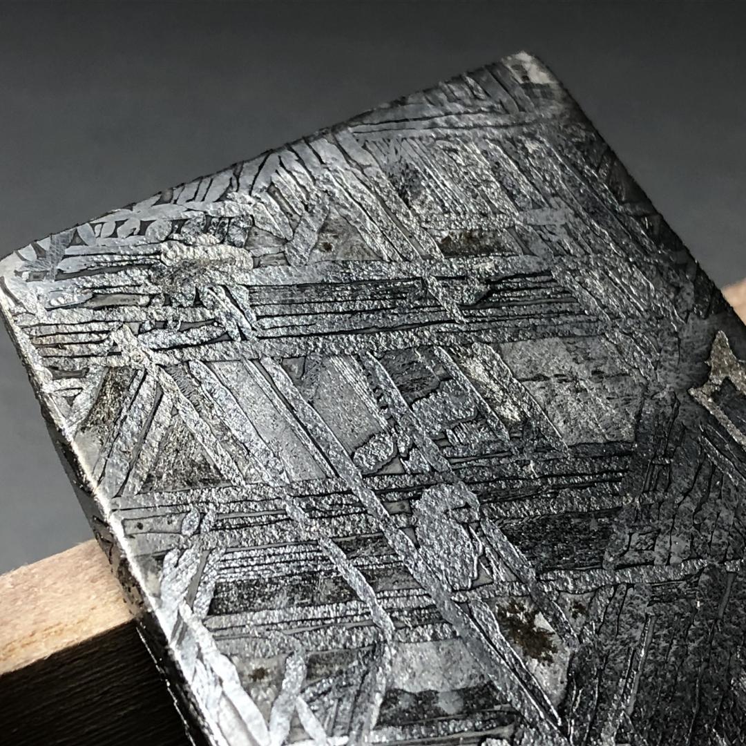 h*ン様 隕石 鉄隕石　アルタイ隕石　ナチュラル　原石　重さ約95ｇ