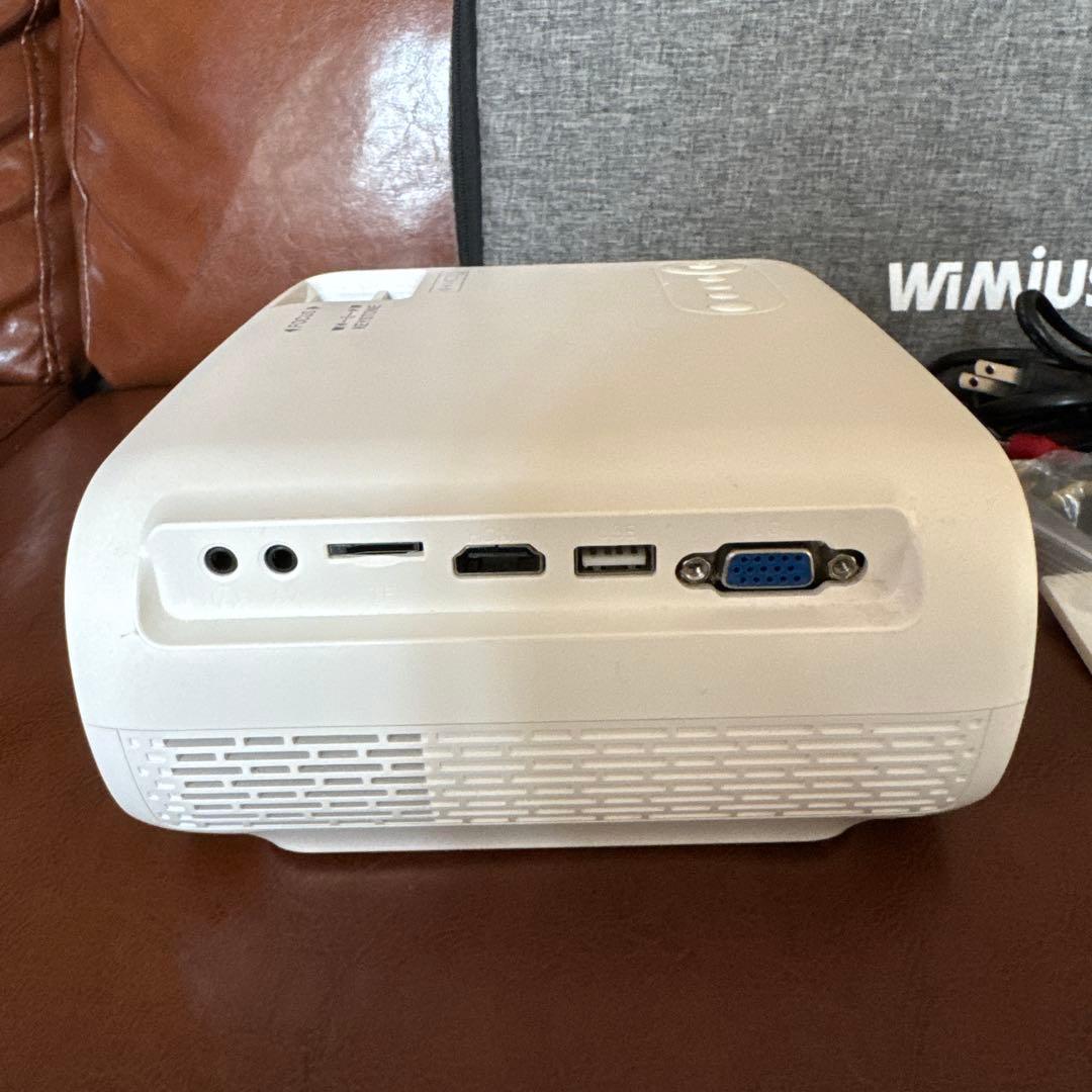 WMIUS プロジェクター 本体 専用ケース付き