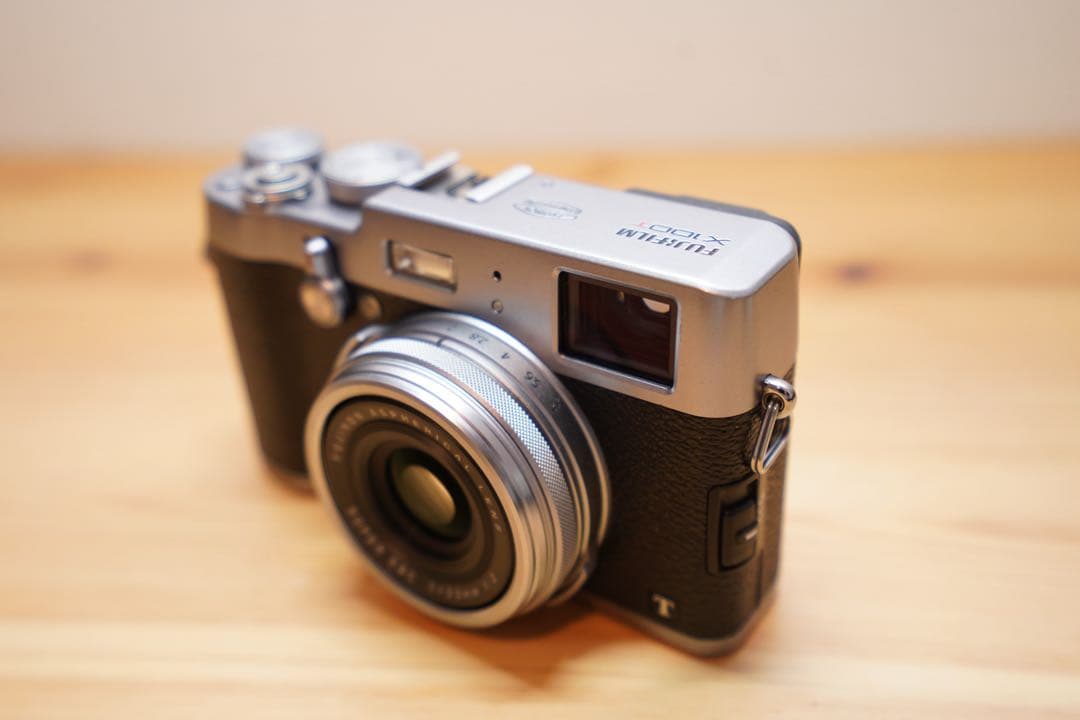 【美品】FUJIFILM X100T シルバー・フード&フィルター付｜おまけ多数