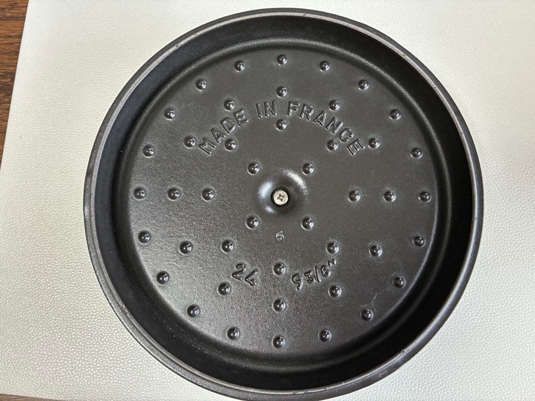 ストウブStaub　ココットラウンド24cm グレナディンレッド