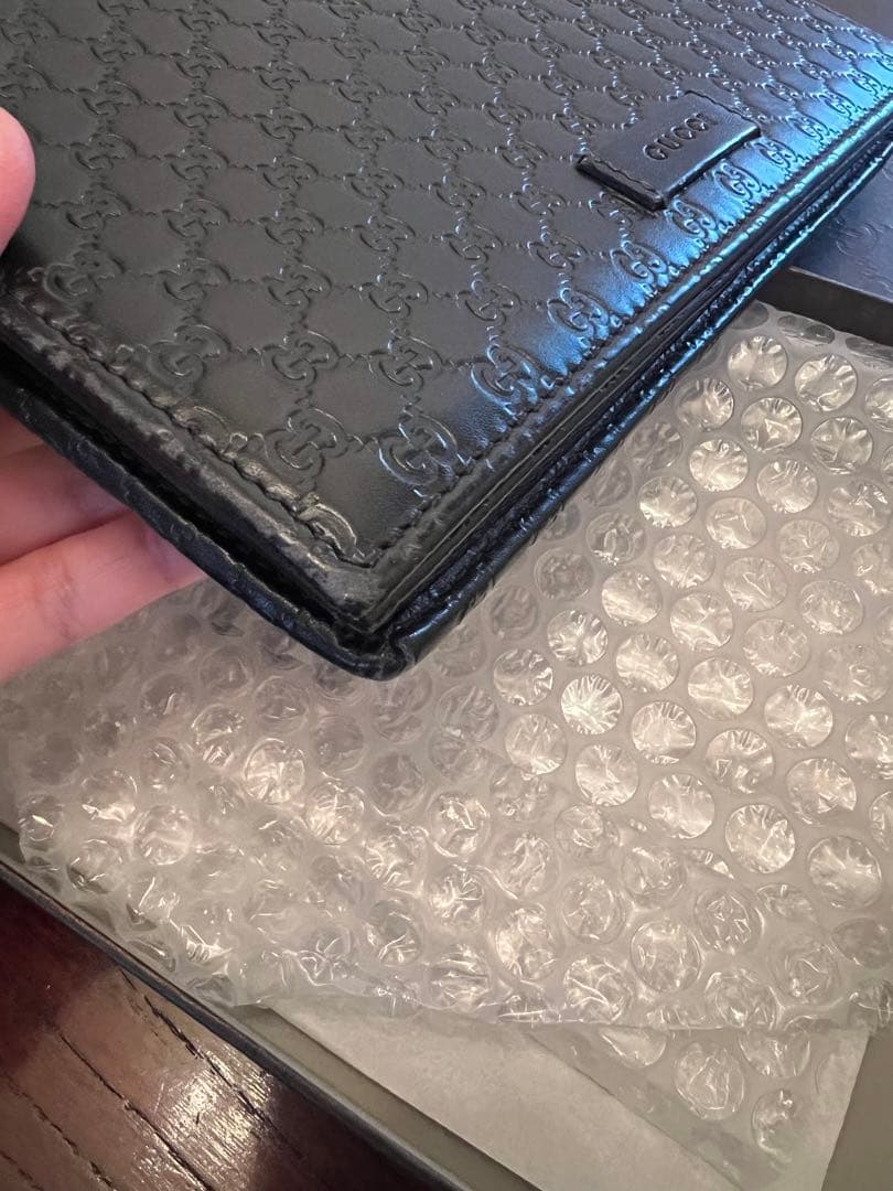 GUCCI ブラックレザー 長財布 GGパターン