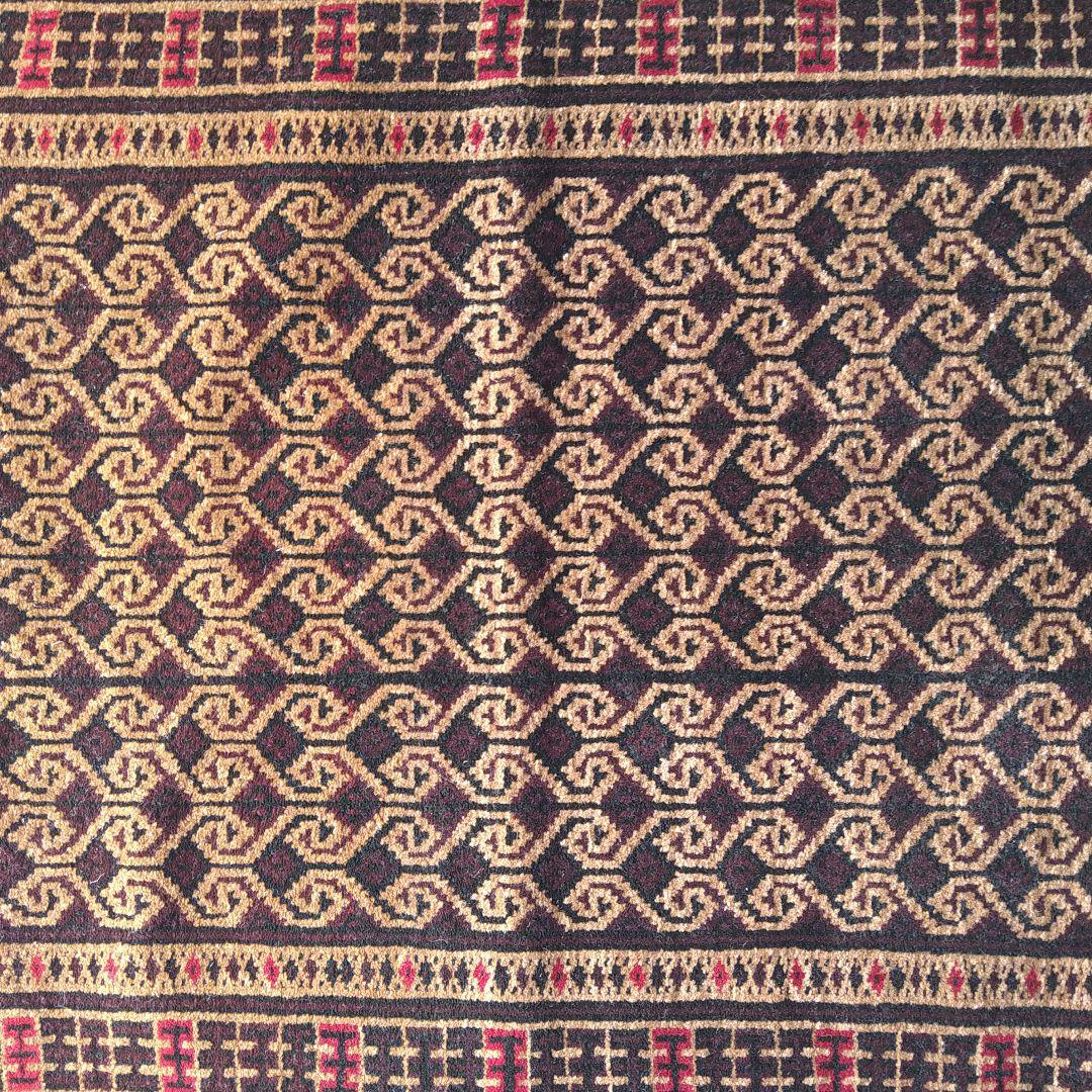 ヴィンテージ ペルシャ絨毯 130×86cm バルーチ こげ茶ベース 幾何学模様