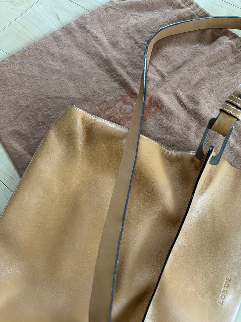 【最終価格】中古　ロエベ　キャメル　ショルダー　メッセンジャー　保存袋あり