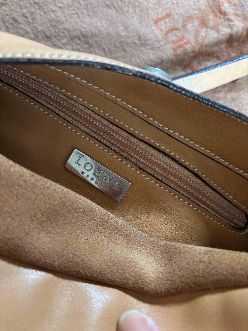 【最終価格】中古　ロエベ　キャメル　ショルダー　メッセンジャー　保存袋あり