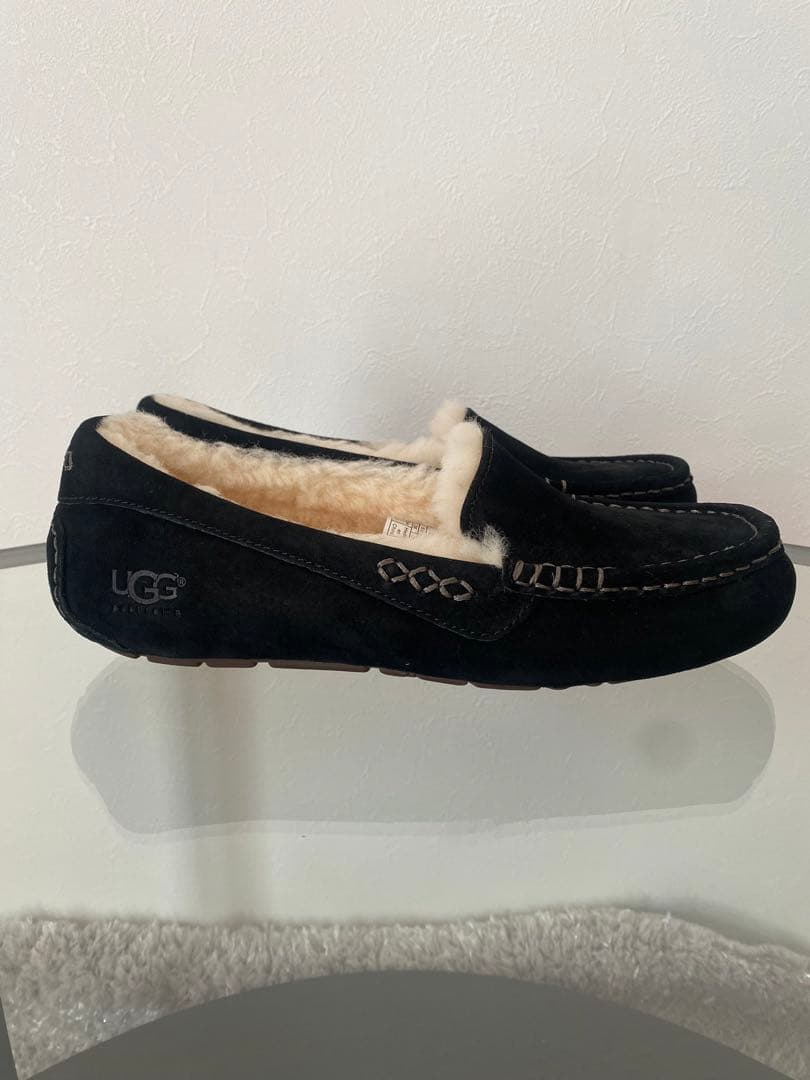 uggレディースローファー黒