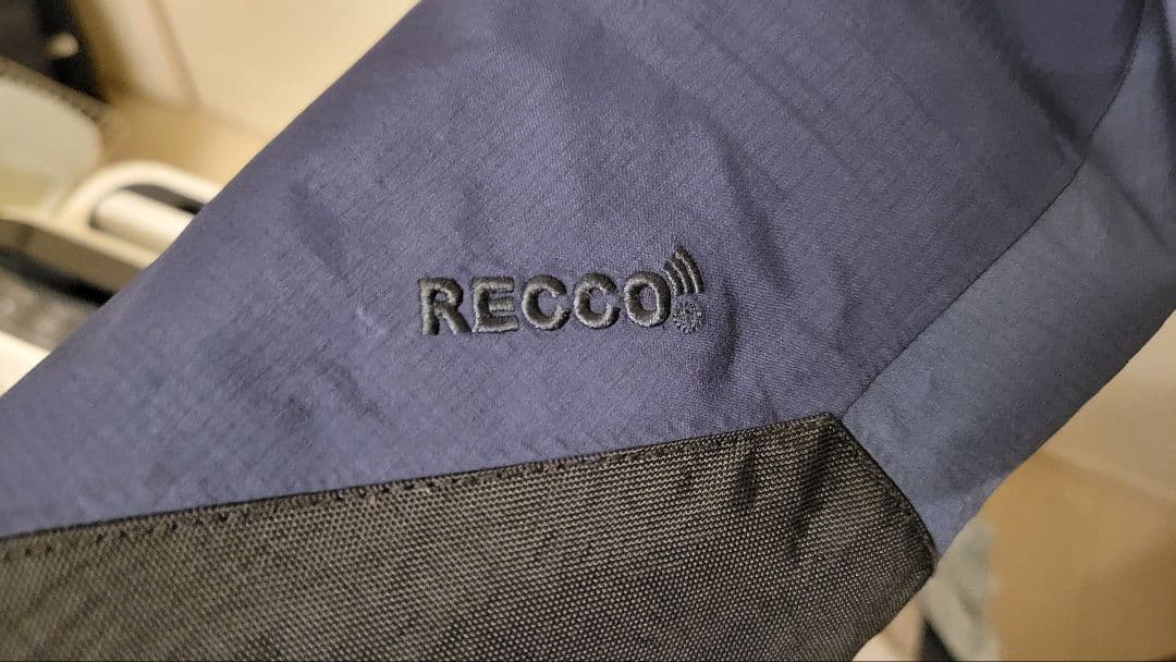 激安美品 PeakPerformanceビスライトツアージャケット上下【S】