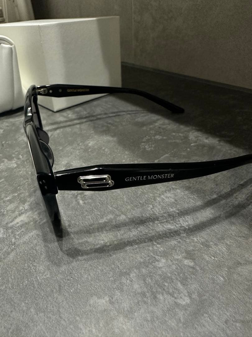 GENTLE MONSTER HOVO サングラス みちょぱ着用