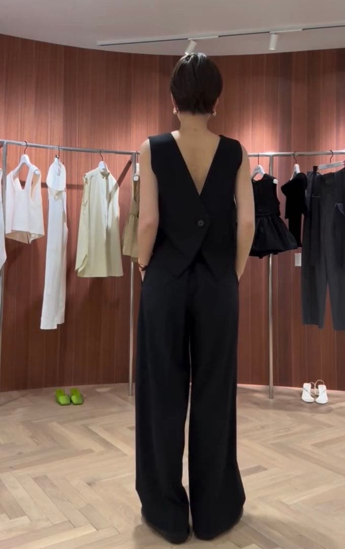 machattマチャット　 クロップドベスト　ブラック 正規品