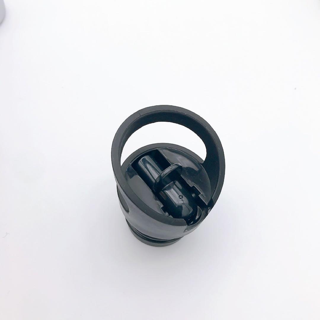 PRADA プラダ　ステンレスボトル　水筒　シルバー　三角　ロゴ　ボトル