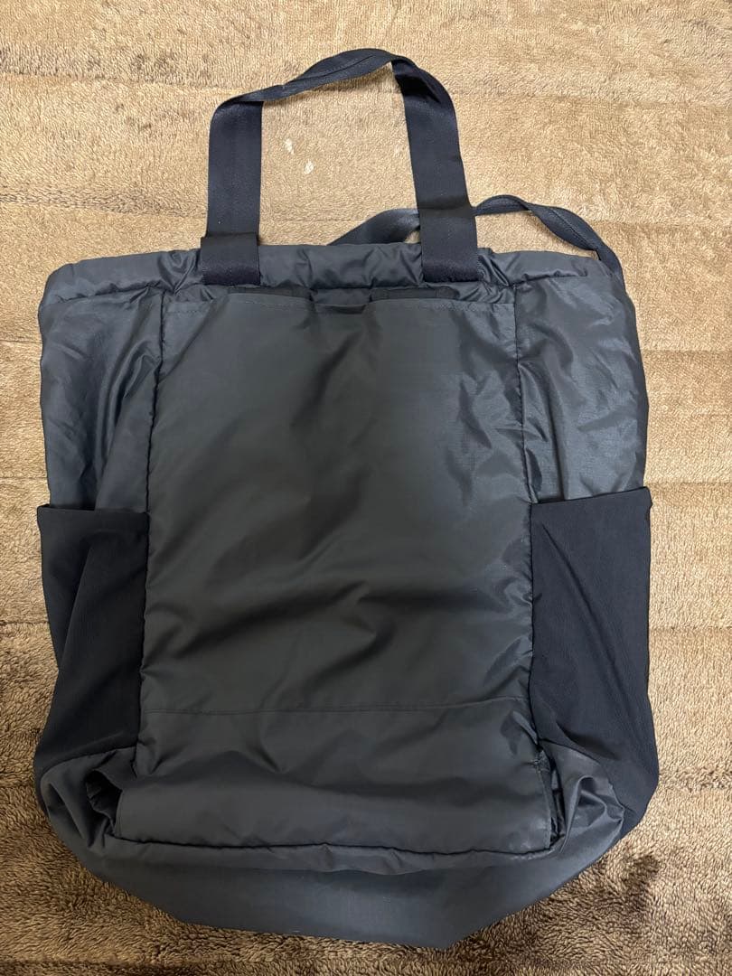 Patagonia ウルトラライトブラックホールトートパック 2way