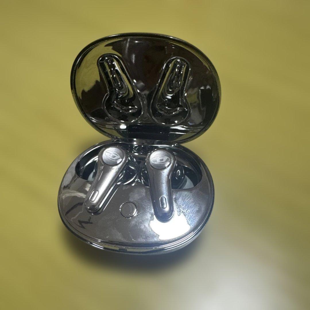 DIESELイヤホン シルバー